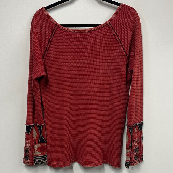 Able Women's Burgundy Long Sleeve Top with Patterned Cuffs M - Picture 5 of 5